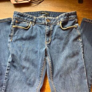 White House Black Market Feel Beautiful Size 10 Skinny Jeans Tan trim on Pockets